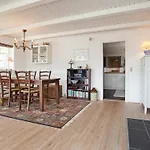 Three-bedroom In 8 Tatil Evi *