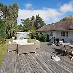 Three-bedroom In 8 Tatil Evi Vejby