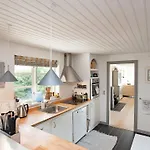 Tatil Evi Three-bedroom In 8 Vejby