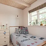 Three-bedroom In 8 Vejby