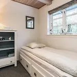 Tatil Evi Three-bedroom In 8 Vejby