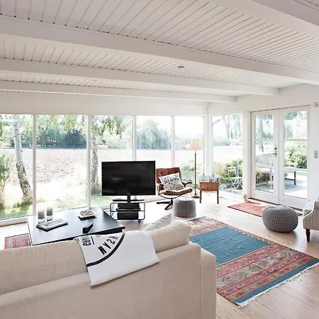Three-bedroom In 8 *