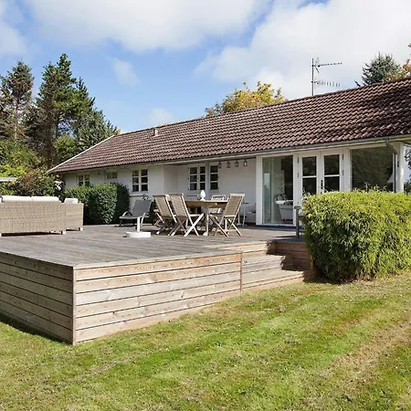 Three-bedroom In 8
