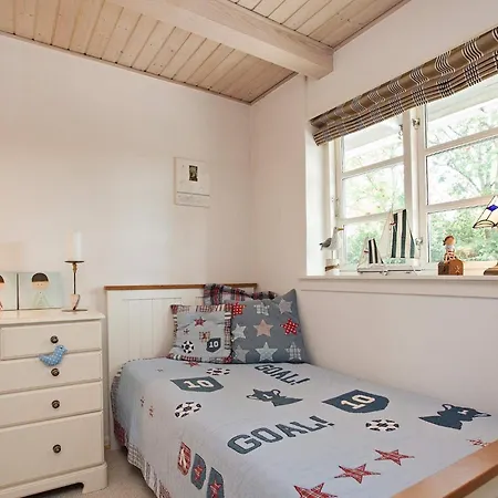 Three-bedroom In 8 Vejby