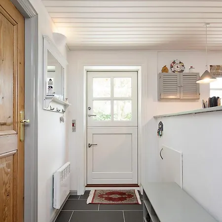 Three-bedroom In 8 * Vejby