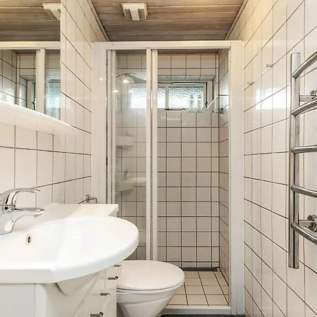 Three-bedroom In 8