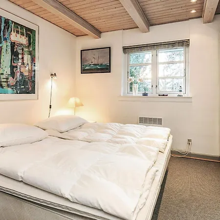 Three-bedroom In 8 Tatil Evi Vejby